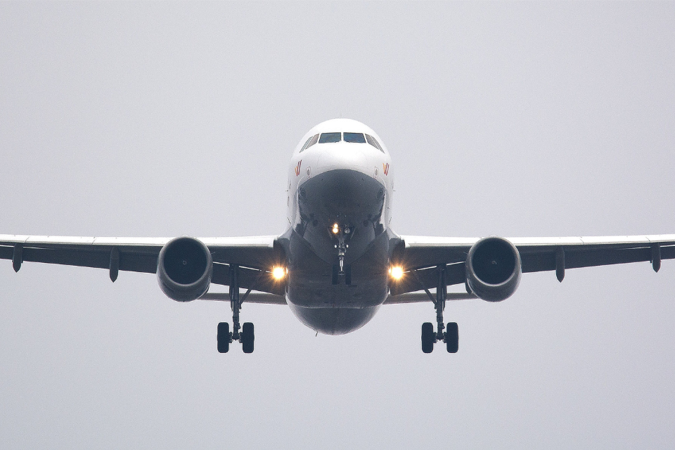 Авіаперевезення наближаються до допандемічного рівня, стимулюючи європейський туризм і бізнес